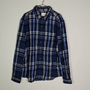 American Eagle large blue plaid long sleeve button down shirt